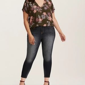 TORRID PREMIUM STRETCH HIGH RISE CURVY SKINNY JEAN - DARK WASH - 18R (C4-12)